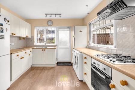 3 bedroom Semi-detached house for sale in Atkinsons Lane, Waltham, DN37