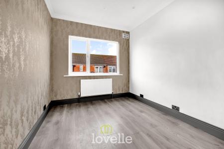 3 bedroom End of terrace house for sale in Clifton Road, Grimsby, DN34