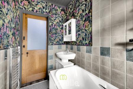 3 bedroom End of terrace house for sale in Clifton Road, Grimsby, DN34