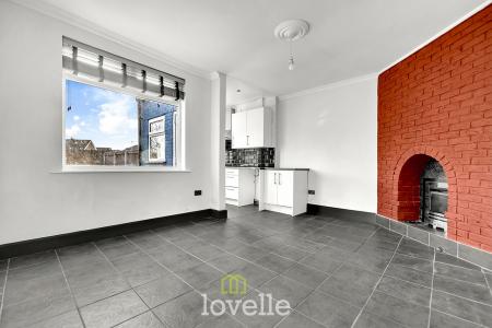 3 bedroom End of terrace house for sale in Clifton Road, Grimsby, DN34