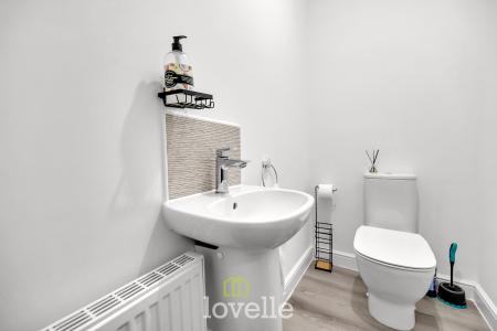 3 bedroom Semi-detached house for sale in Allerton Way, Immingham, DN40