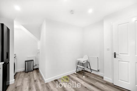 3 bedroom Semi-detached house for sale in Allerton Way, Immingham, DN40