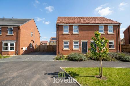 3 bedroom Semi-detached house for sale in Allerton Way, Immingham, DN40