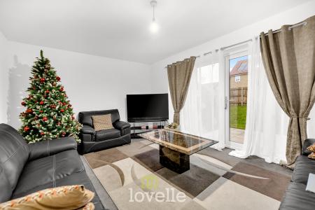 3 bedroom Semi-detached house for sale in Allerton Way, Immingham, DN40