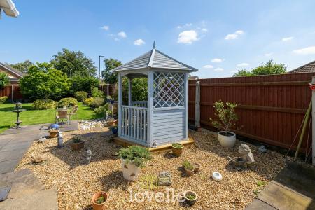 4 bedroom Detached house for sale in Cravens Lane, Habrough, DN40