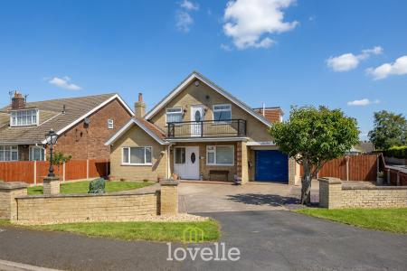 4 bedroom Detached house for sale in Cravens Lane, Habrough, DN40