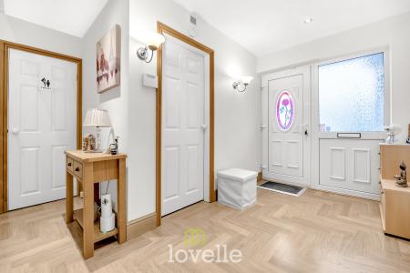 4 bedroom Detached house for sale in Cravens Lane, Habrough, DN40