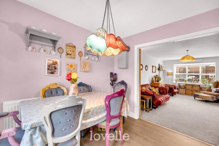 3 bedroom Semi-detached house for sale in Runway Lane, Holton-le-Clay, DN36