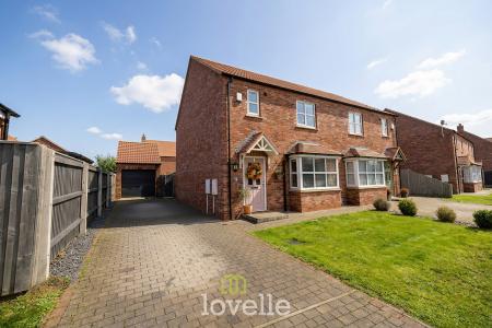 Runway Lane, Holton-le-Clay, DN36