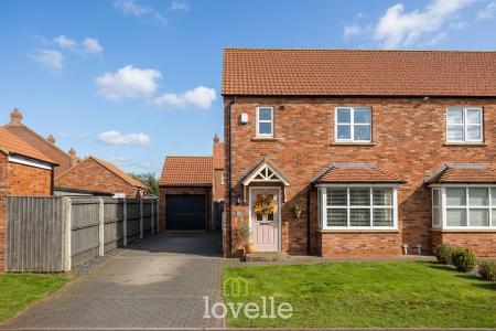 3 bedroom Semi-detached house for sale in Runway Lane, Holton-le-Clay, DN36