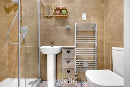 3 bedroom Semi-detached house for sale in Runway Lane, Holton-le-Clay, DN36