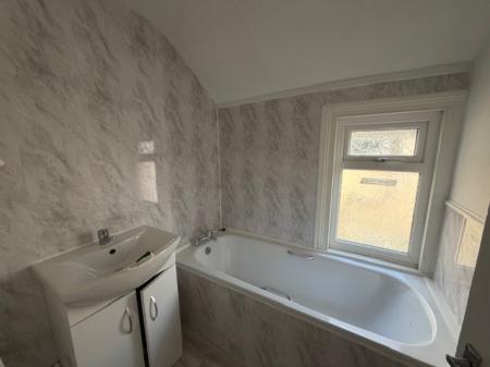 3 bedroom Terraced House to let in Durban Road, Grimsby, DN32