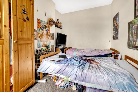4 bedroom Terraced House for sale in Farebrother Street, Grimsby, DN32