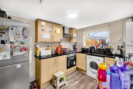 4 bedroom Terraced House for sale in Farebrother Street, Grimsby, DN32