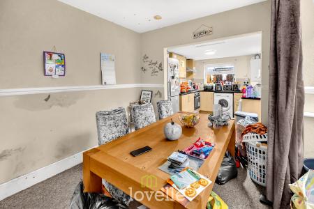4 bedroom Terraced House for sale in Farebrother Street, Grimsby, DN32