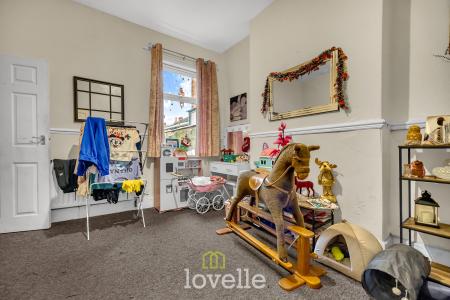 4 bedroom Terraced House for sale in Farebrother Street, Grimsby, DN32