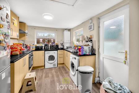 4 bedroom Terraced House for sale in Farebrother Street, Grimsby, DN32