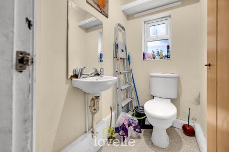 4 bedroom Terraced House for sale in Farebrother Street, Grimsby, DN32