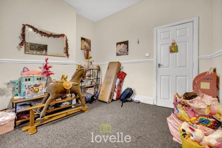 4 bedroom Terraced House for sale in Farebrother Street, Grimsby, DN32