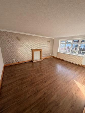 3 bedroom Semi-detached house to let in Redwood Drive, Cleethorpes, DN35