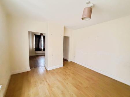 3 bedroom Terraced House to let in Henry Street, Grimsby, DN31