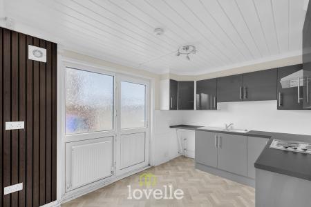 3 bedroom End of terrace house for sale in Cheshire Walk, Willows, Grimsby, DN37