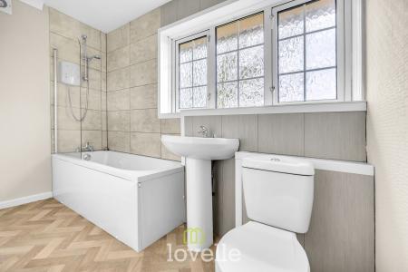 3 bedroom End of terrace house for sale in Cheshire Walk, Willows, Grimsby, DN37