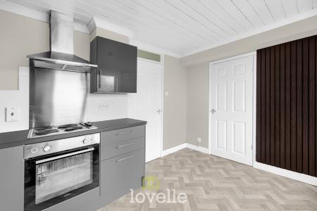 3 bedroom End of terrace house for sale in Cheshire Walk, Willows, Grimsby, DN37