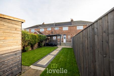3 bedroom Terraced House for sale in Barnoldby Road, Waltham, DN37
