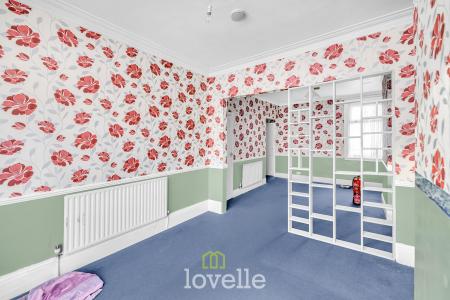 3 bedroom Terraced House for sale in David Street, Grimsby, DN32