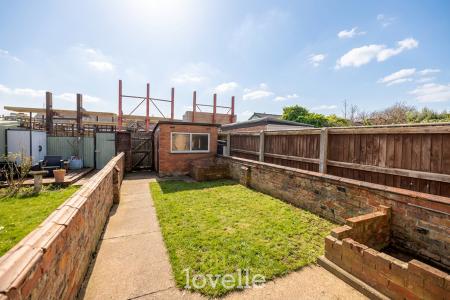 3 bedroom Terraced House for sale in Buller Street, Grimsby, DN32