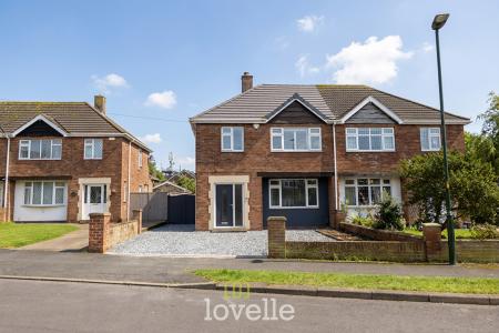 3 bedroom Semi-detached house for sale in Danesfield Avenue, Waltham, DN37