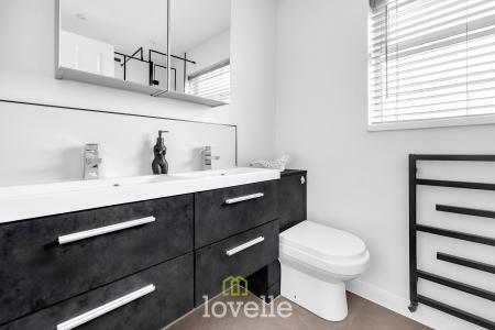 3 bedroom Semi-detached house for sale in Danesfield Avenue, Waltham, DN37