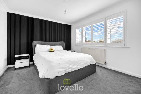 3 bedroom Semi-detached house for sale in Danesfield Avenue, Waltham, DN37