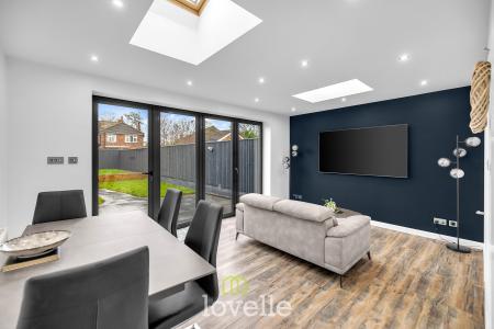 3 bedroom Semi-detached house for sale in Danesfield Avenue, Waltham, DN37