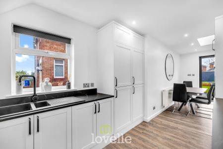 3 bedroom Semi-detached house for sale in Danesfield Avenue, Waltham, DN37