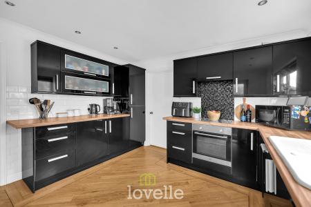 4 bedroom Detached house for sale in Defender Drive, Aylesby Park, Grimsby, DN37