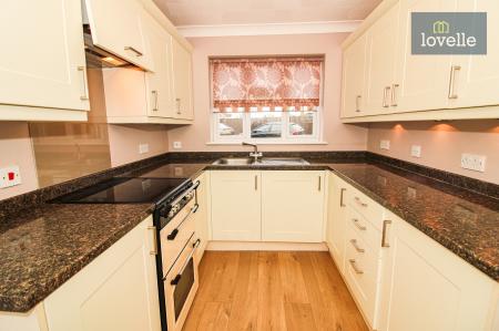 2 bedroom Semi-detached bungalow for sale in Carters Garth Close, Grainthorpe, LN11