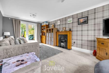 4 bedroom Detached house for sale in Kristen Turton Close, Holton-le-Clay, DN36