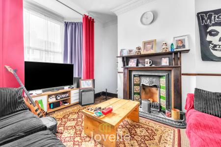 3 bedroom Terraced House for sale in Patrick Street, Grimsby, DN32