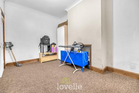 3 bedroom Terraced House for sale in Patrick Street, Grimsby, DN32