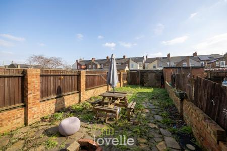 3 bedroom Terraced House for sale in Patrick Street, Grimsby, DN32