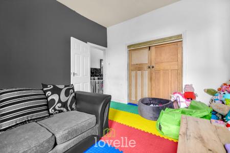 3 bedroom Terraced House for sale in Patrick Street, Grimsby, DN32