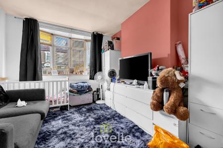 3 bedroom Terraced House for sale in Patrick Street, Grimsby, DN32