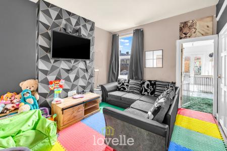 3 bedroom Terraced House for sale in Patrick Street, Grimsby, DN32