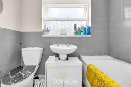 3 bedroom Terraced House for sale in Patrick Street, Grimsby, DN32