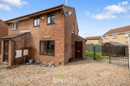2 bedroom Semi-detached house for sale in Orion Way, Laceby Acres, Grimsby, DN34