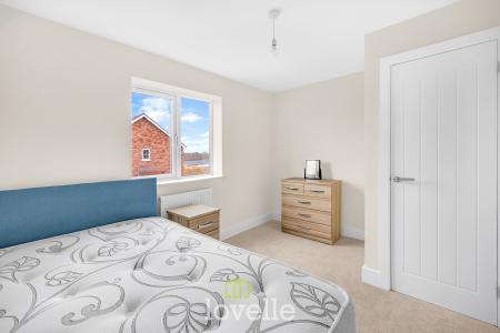 2 bedroom Semi-detached house for sale in Harewood Way, Kings Grove, Grimsby, DN32