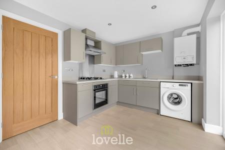 2 bedroom Semi-detached house for sale in Harewood Way, Kings Grove, Grimsby, DN32