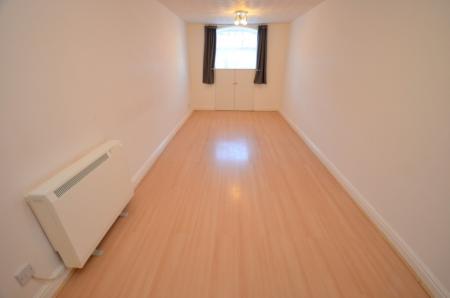 2 bedroom Flat to let in Victoria Court, Grimsby, DN31